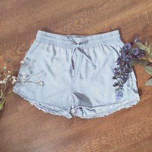 Thread & Supply Light Fabric Shorts - Size M (US)